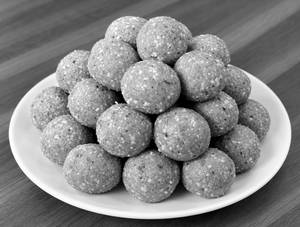 Shengdana Ladoo Jaggery 250Gms