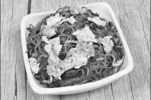 Egg chilli garlic noodles
