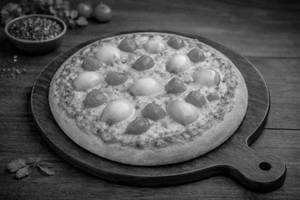 Onion Tomato Pizza