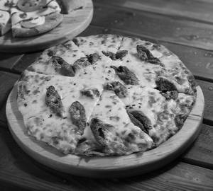Chicken kebab pizza
