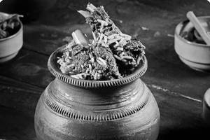 Hyderabadi Mutton Biryani With Raita