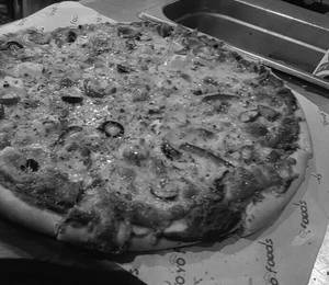 Chilli Paneer Pizza