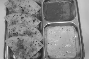 Onion butter uttapam