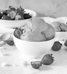 Strawberry Scoops