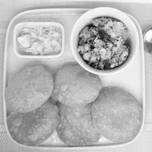 Puri Bhaji (5pcs)