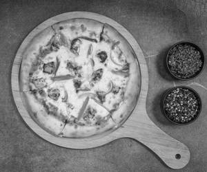Paneer makhani pizza [8 inches]