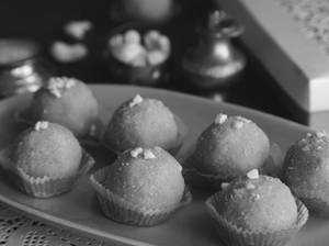 Besan Laddu