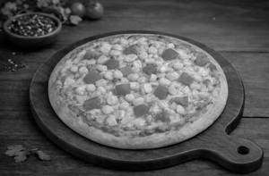 Tomato and Corn Pizza