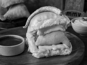 Cheese Blast Samosa Pav