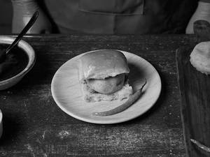 Schezwan Vadapav