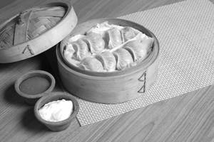 Veg Steamed Momos [8 Pieces]