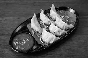 Steamed Paneer Momos [6 pieces]