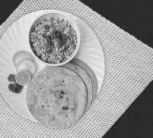 Paneer scramble with 4 rotis