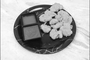 Aloo Pakoda [12 Pieces]