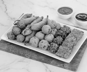 Assorted Bhajiya Platter