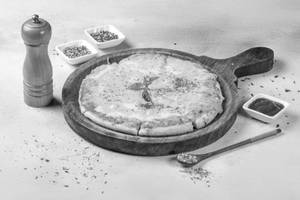Four Cheese Thin Pizza (25 Cm)