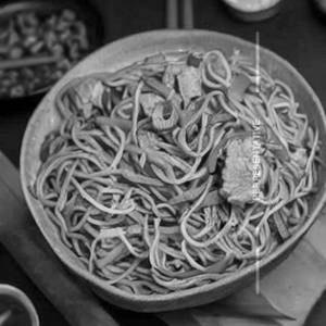 Hakka noodles  [chicken]