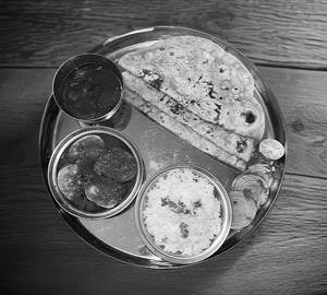 Egg masala thali