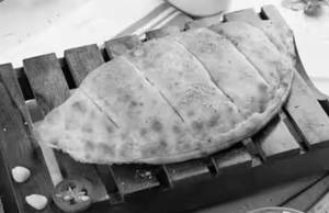 Paneer stuffed garlic bread