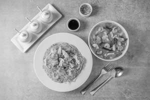 Veg pan fried noodles