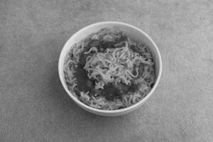 Plain schezwan maggi
