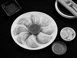 Chicken Steamed Momos [8 Pieces]
