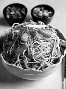 Schezwan Vegetable Hakka Noodles