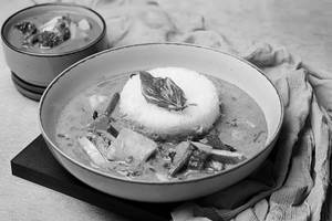 Green Thai Curry With Steam Rice