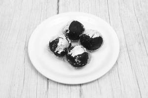 Kale Jamun