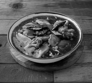 Chilly mushroom [gravy]
