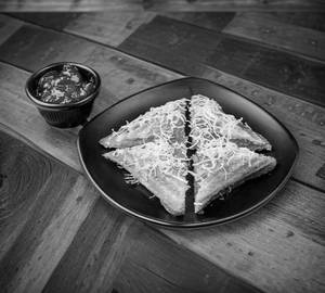 Chilly paneer sandwich [tandoori]