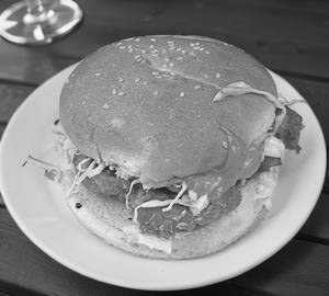Chilly paneer burger [classic]