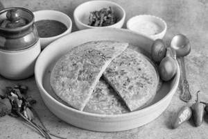 Aloo Paratha 2pc  Curd+pickle+salad