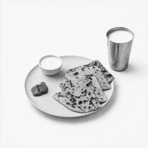 Combo 2 – Stuffed Paratha & Lassi