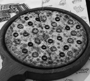 Jalpeno olive pizza [8 Inches]