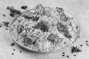 Lucknowi Tandoori Soya Chaap Biryani (Serves 1)