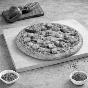 Spicy peri peri pizza