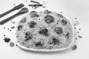 Lucknowi Mushroom Biryani Serves 4