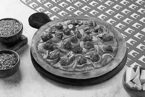 Dragon fire Chicken Pizza