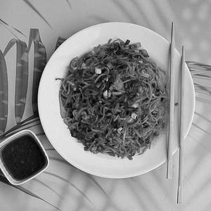 Schezwan Veg Hakka Noodles