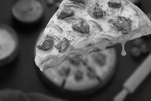 Makhani Chicken Tikka Pizza Mania