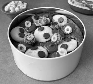 Brownie Cookie Tin (1 Lb) Nutella Ferrero