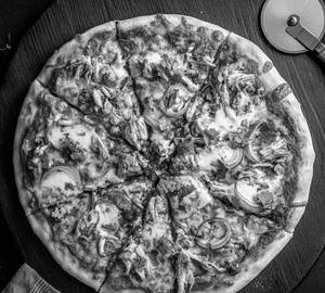 Barbeque chicken pizza
