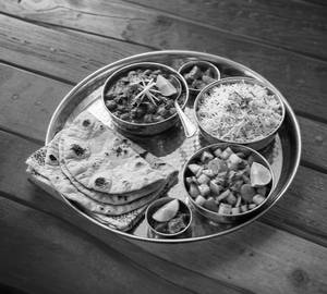 4 Chapati | Chole | Rice | Salad