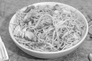 Chicken hakka noodles