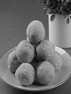 Desi Ghee Aata Ladoo