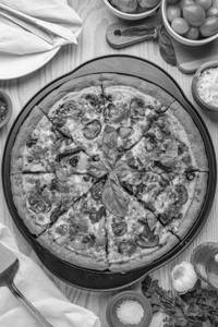 Mushroom and onion pizza