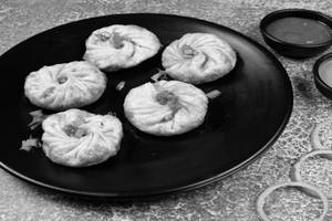Veg Fried Momos [5 Pieces]