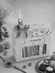 B700e Bag Assorted Hamper