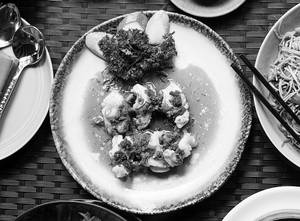 Steamed Prawns With Garlic